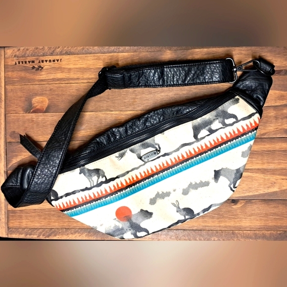 Pistil Day Tripper Hip Pack - Picture 1 of 4